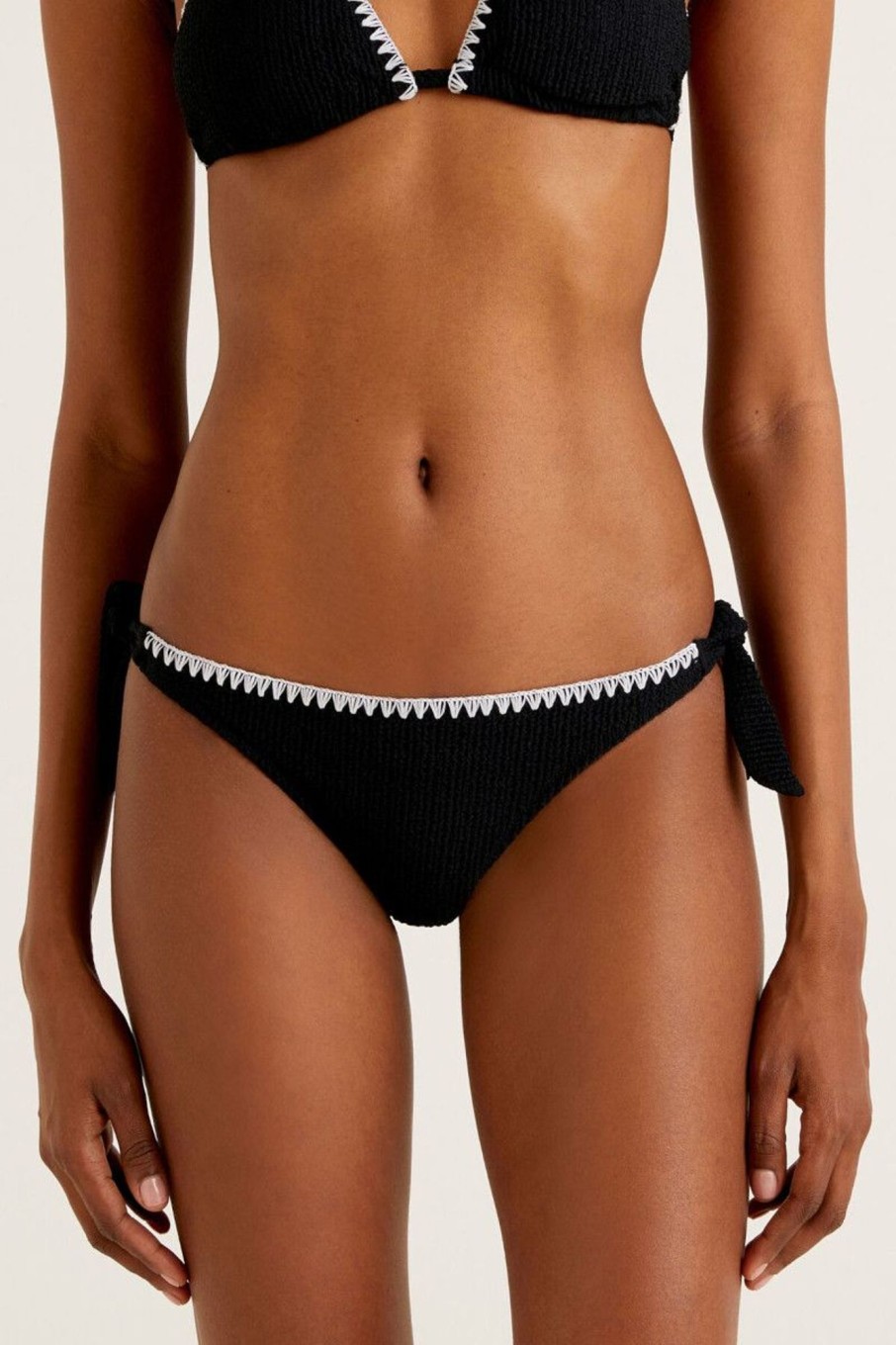 Donna Benetton Bikini | Slip Costume Con Ricamo A Contrasto Donna Nero