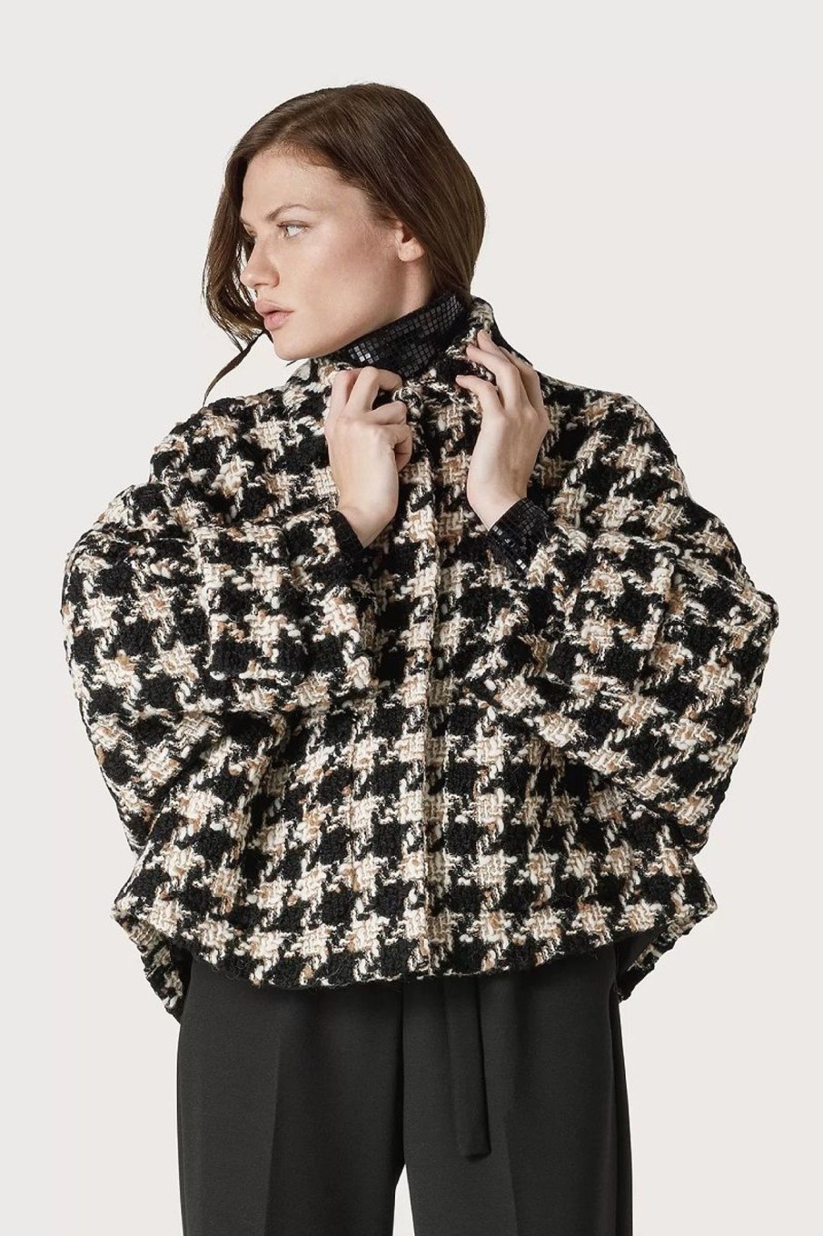 Donna Seventy | Cappotto Mantellina In Chanel Donna Nero